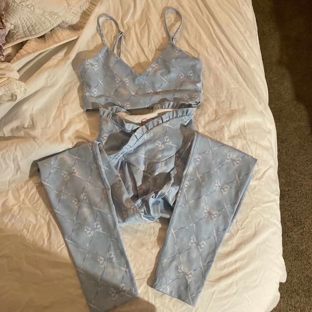 EUC Loveshackfancy x Beach Riot Set
